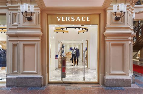 maison de versace frankreich|Versace boutique.